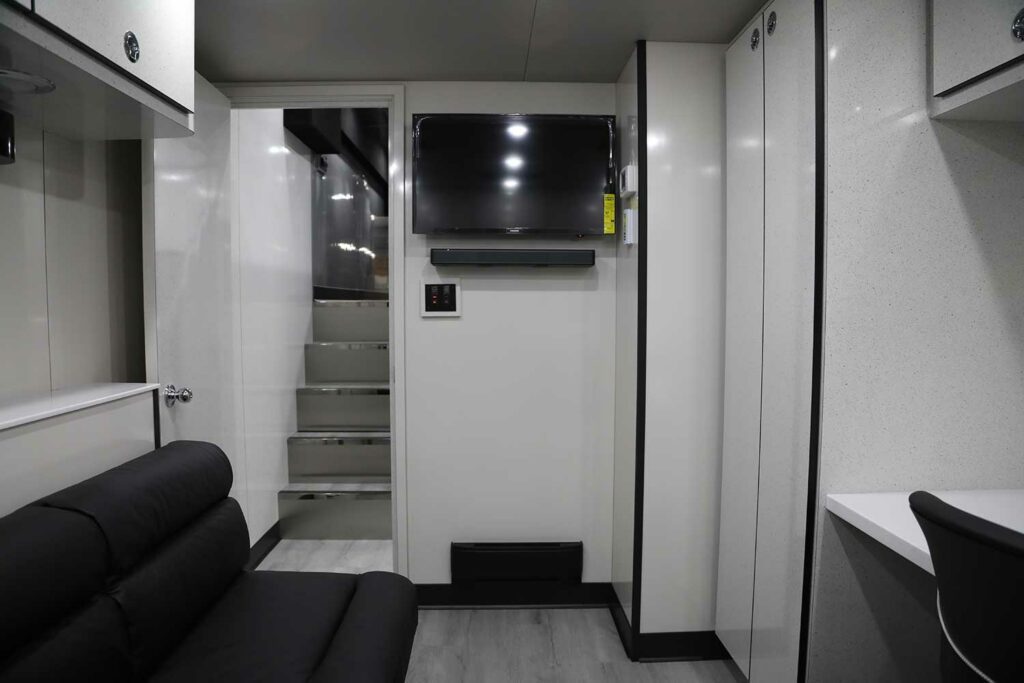 KTM kitchen trailer lounge