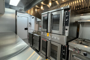 Kitchen trailer ovens